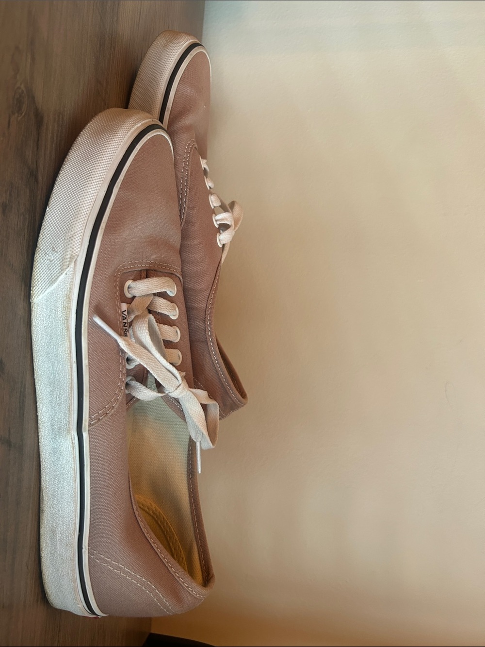 Vans Low-Top Sneakers in Dusty Rose and White
